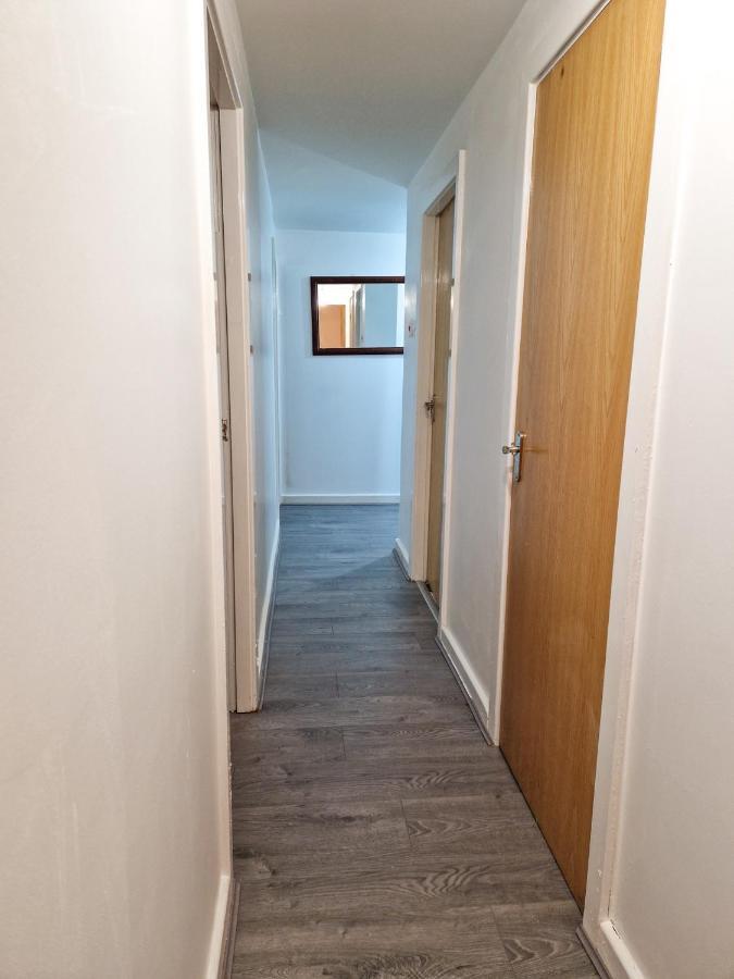 Spacious Apartment For Holiday And Contractor Groups In Salford - Private Parking - By Nmb Serviced Accommodation Manchester Exterior foto