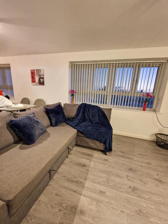 Spacious Apartment For Holiday And Contractor Groups In Salford - Private Parking - By Nmb Serviced Accommodation Manchester Exterior foto